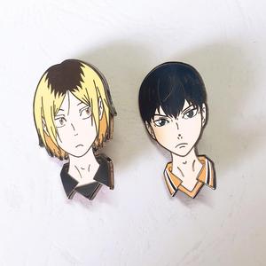 Estilo Anime pelo loco Pines de solapa de esmalte duro placa pines de la fábrica de China - Product Image 4