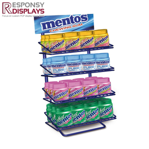 Estante de exhibición acrílico de cuatro niveles, diseño de <span class=keywords><strong>boca</strong></span> inclinada para almacenamiento de dulces y chicles, organizador de mostrador transparente, uso en tienda minorista - Product Image 3