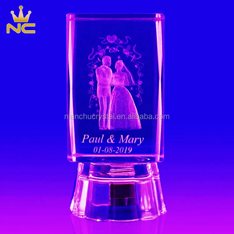 3D Laser Crystal Wedding Favors Gifts Wedding Souvenirs With Led Base