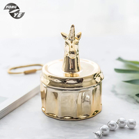 Boîte en céramique élégante en forme de licorne dorée Décoration de mariage Matériau en porcelaine avec galvanoplastie Décoration intérieure