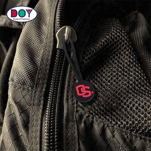 Thiết Kế Mới Tên Tùy Chỉnh Logo Dập Nổi <span class=keywords><strong>3D</strong></span> Mềm <span class=keywords><strong>PVC</strong></span> Cao Su Zip Pullers Cho Hàng May Mặc - Product Image 2