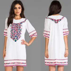 2014 hermosa de la moda de alta calidad en caliente de ventas blanco bordado vestido de escote elástica de china proveedor oem