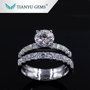 14 K/18 k Blanco/oro amarillo 1 Carat Forever one def VVS diamante sintético moissanite compromiso precio del anillo - Product Image 1