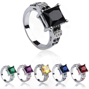 Anello Statement Trendy con Pietra Quadrata Multicolore e Zirconi Cubici per Feste - Product Image 1
