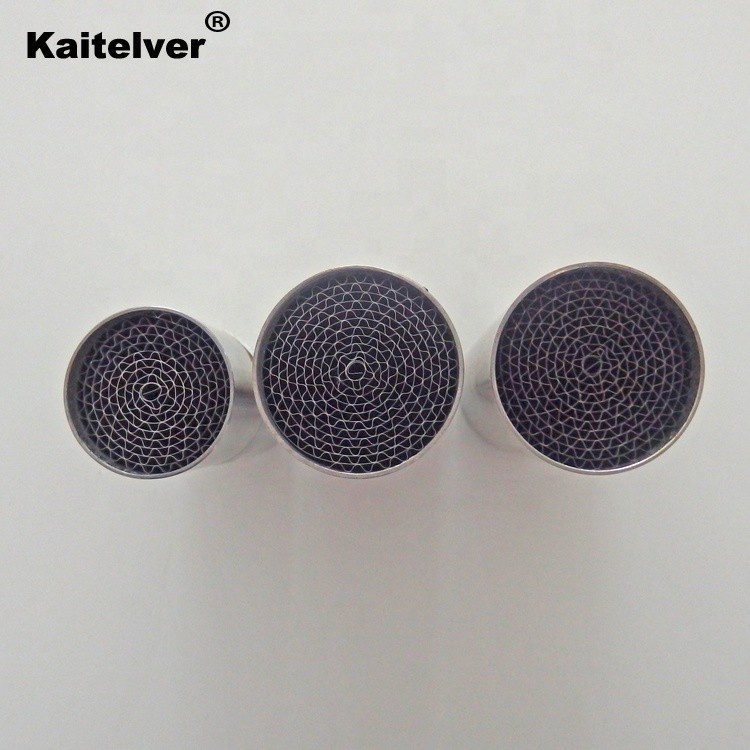 触媒コンバーター 金属製 フランジ型 トヨタ4ランナーFJクルーザー触媒コンバータートヨタ