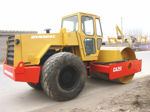 Compacteur de haute qualité à tambour unique, rouleau vibratoire double Dynapac CA25 CA251 CA251D à vendre - Product Image 5