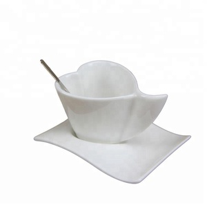 Nuevo diseño italiano en forma de corazón blanco al por mayor taza de café de cerámica para promocional - Product Image 1
