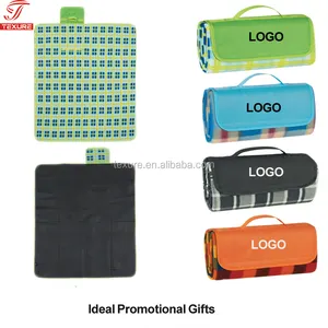 Promotional Gifts Waterproof outdoor printed picnic blanket plaid with customized logo and carry handle