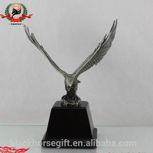 Décoration d'intérieur, sculpture d'aile d'aigle 3D plaquée antique, statue d'aigle noir, trophée - Product Image 3