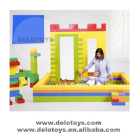 DELO TOYS Briques de construction géantes en plastique ABS pour enfants, jouets de bricolage pour parc d'attractions, pièce murale 2*4, grande brique 2 X 4 points (DK003)