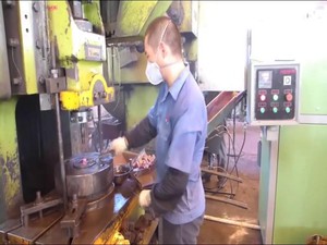 真ちゅう製バルブ水平真ちゅうパイプ連続鋳造機の生産工場 - Product Image 5