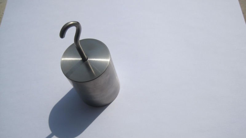 500g weight with hook EISCO Double Hooked Stainless Steel 1000 Grams (2.20 Lbs.) Industrial & Scientific This steel hooked weight is painted with black enamel and is accurate to +/ 50g Hooked Weight - Powder