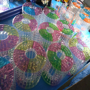 नई डिजाइन <span class=keywords><strong>Inflatable</strong></span> Zorbs पानी रोलर्स, बच्चों और वयस्कों के लिए मज़ा रोलर गेंद का खेल - Product Image 3