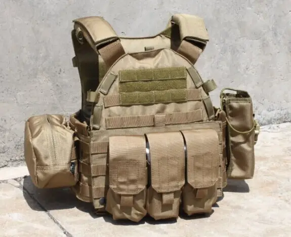 Quick Release Kaki Militaire Tactische Vest met Bullet Zakjes
