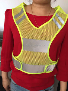 سترة جري وردية عالية الوضوح مع جيب مخصصة - Product Image 5