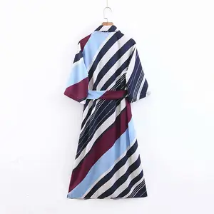 패션 하프 슬리브 턴 다운 칼라 기하학 인쇄 여성 드레스 셔츠 벨트