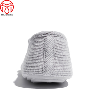 OEM personalizzato Logo interno <span class=keywords><strong>casa</strong></span> Unisex pantofole TPR suola in gomma inverno <span class=keywords><strong>casa</strong></span> pantofola piatta scarpetta ballerina pantofole di peluche <span class=keywords><strong>per</strong></span> le donne - Product Image 5
