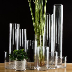 مزهرية زجاجية أسطوانية الشكل عالية الجودة وأنيقة مصنوعة يدويًا - Product Image 1