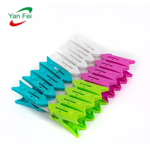 Wholesale High Quality Hot Selling Custom Colorful Plastic Clothespin Fashion Clothes Pegs Beach Chair Towel Clip For Laundry