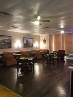 Ensemble de canapés, tables et chaises de style espagnol pour restaurant linéaire