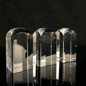 Honor Of <span class=keywords><strong>Crystal</strong></span> Nhà Máy Sản Xuất Khối Thủy Tinh Pha Lê K9 Trong Suốt Hình Tròn Hàng Đầu Để Khắc Laser 3d - Product Image 1