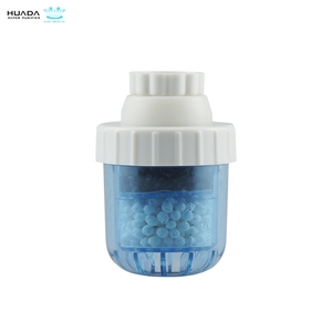 Mini Plastic Waterfilterfles Actieve Kool Handmatige Kraan Gemonteerd Verwijdert Chloor Huishoudelijk Gebruik Alkalisch Waterfilter