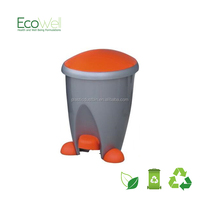 Poubelle portable miniature en plastique, mignonne et créative, avec couvercle et pédale, pour la maison, quatre couleurs.