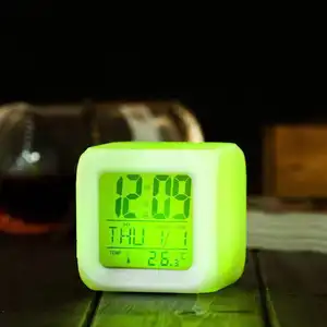 Reloj despertador digital con batería y luz para niños, mesa inteligente a la moda