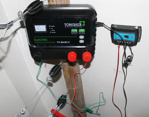 12V <strong>Solar</strong> <strong>Electric</strong> <strong>Fence</strong> Energizer for Cattle <strong>Fence</strong> - Product Image 3