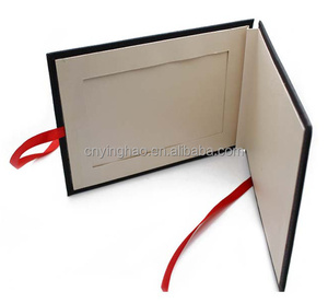 شعار قابل للتخصيص إطار صورة قابل للطي تصميم عصري إطار صورة جلد نقش بالليزر كرتون معدني جديد قابل للتخصيص - Product Image 1