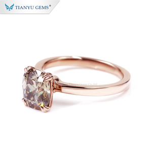 Anillo de Compromiso Solitario de Moissanita Champagne con Corte Antiguo de 7*8mm, Oro Rosa de 14K/18K, Personalizado por Tianyu Fine Jewelry - Product Image 3