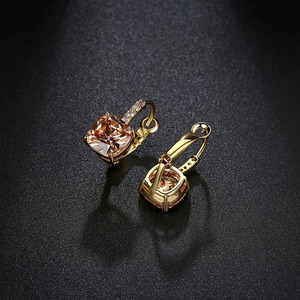 LUOTEEMI <span class=keywords><strong>donna</strong></span> che vende Champagne Color oro un <span class=keywords><strong>orecchini</strong></span> a cerchio con <span class=keywords><strong>Clip</strong></span> geometrico con zirconi - Product Image 4
