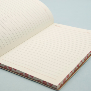 Nuevo diseño de alta calidad de impresión de logotipo A5 de cuero de la PU cuaderno de tapa dura con borde de color - Product Image 6