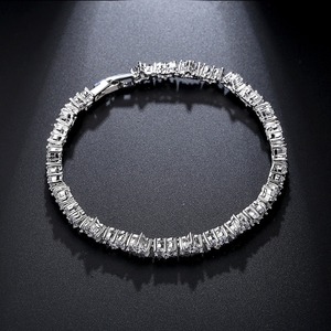 LUOTEEMI Nuovo Arrivo <span class=keywords><strong>Bracciale</strong></span> Tennis Placcato in <span class=keywords><strong>Oro</strong></span> <span class=keywords><strong>Bianco</strong></span> Rodiato con Zirconia Cubica AA Brillante per Donne - Product Image 5