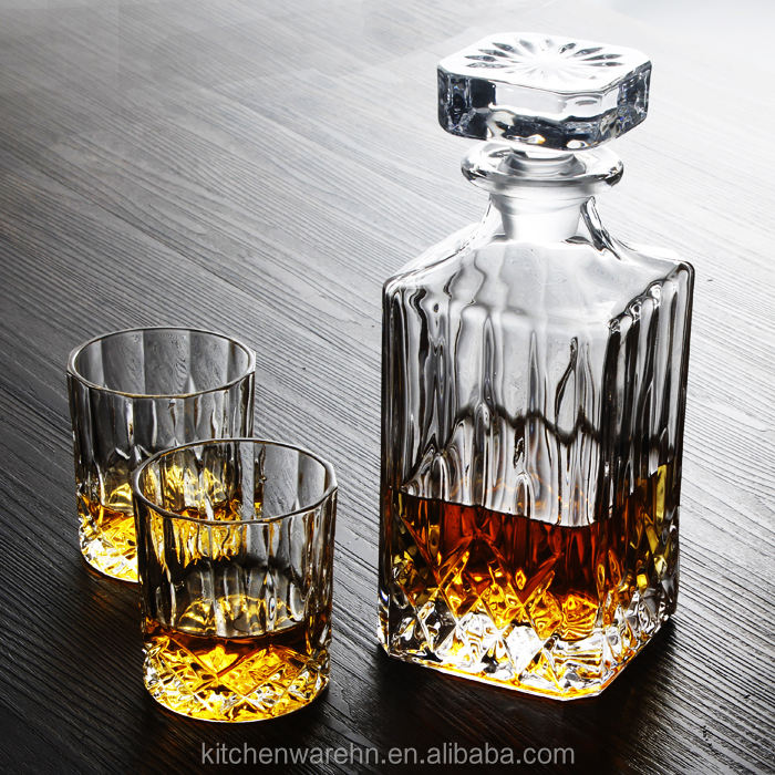 Square Glass Whiskey Decanter Bottle with 4 x 200ml Glasses Gift Set