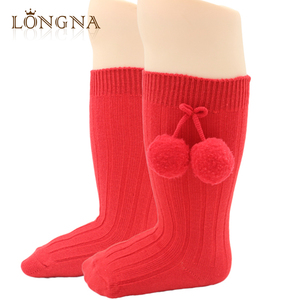 7 couleurs 0-6 ans coton à tricoter bébé fille pom pom chaussettes mignon, bébé chaussons <span class=keywords><strong>enfant</strong></span> en bas âge chaussettes en gros - Product Image 3