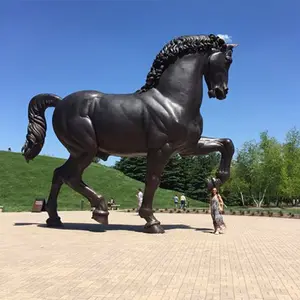 Statue de cheval le grande taille, Leonardo vanvers vanvers poupon américain