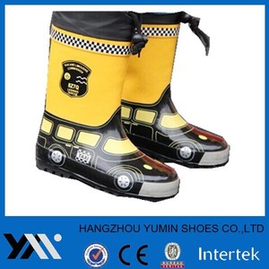 Voiture de <span class=keywords><strong>police</strong></span> drôle. chaussures en caoutchouc chaussures de pluie pour les garçons - Product Image 1