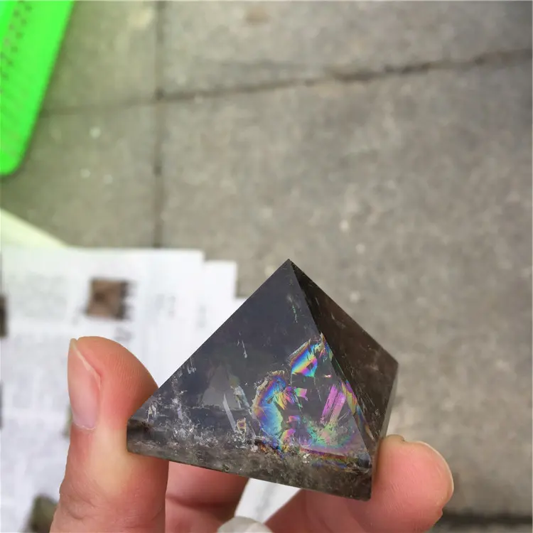 Grosir Batu Penyembuhan Kristal Piramida Ukiran Kuarsa Berasap Alami