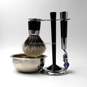 4 PC <span class=keywords><strong>set</strong></span> de <span class=keywords><strong>rasage</strong></span> avec <span class=keywords><strong>blaireau</strong></span>, rasoir, stand et bol en métal - Product Image 1