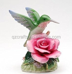 Colibrí con Rosa Musical Estatuilla - Product Image 2
