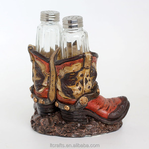 Saliera e Pepiera Personalizzata Divertente a Forma di Stivale da Cowboy in Resina Anticata - Product Image 4