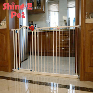Puerta <span class=keywords><strong>de</strong></span> <span class=keywords><strong>seguridad</strong></span> ajustable para perros y bebés, puerta retráctil para mascotas, amigable con los niños - Product Image 3