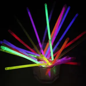 2019 Estilo de moda Venda Quente Fabricante 8 Polegadas glowsticks, pulseiras brilho levou vara do fulgor