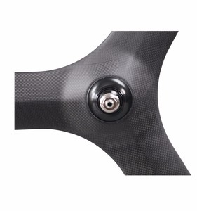 Rueda de <span class=keywords><strong>Disco</strong></span> Sólido Trasero y Delantero de 3 Radios de Fibra de <span class=keywords><strong>Carbono</strong></span> 700C, la Más Popular del 2021, para Bicicleta de Pista y Bicicleta de Contrarreloj - Product Image 5