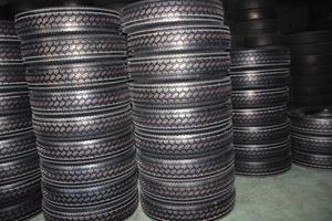 AENEAS Nuevos neumáticos de camión sin cámara 285/75R24.5 y 295/75R22.5 HS208 para patrón de transmisión de camiones pesados Howo - Product Image 3