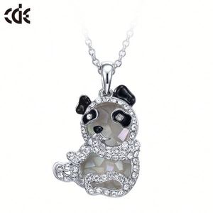 Rhodium plaqué bijoux gros Panda pendentif en cristal - Product Image 2