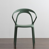 Chaise de restaurant en résine de fabrication en gros, chaise de café, chaise de magasin, chaise blanche et noire monobloc, chaise de salle à manger moderne en plastique d'extérieur