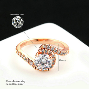 Anillo Chapado en Oro Rosa de 18 Quilates con Circonita Brillante - Product Image 2