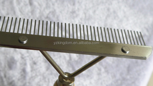 Fornitura per toelettatura per animali domestici manico in legno massello resistente <span class=keywords><strong>pettine</strong></span> rastrello per la pulizia dei peli di cani di grossa taglia - Product Image 5